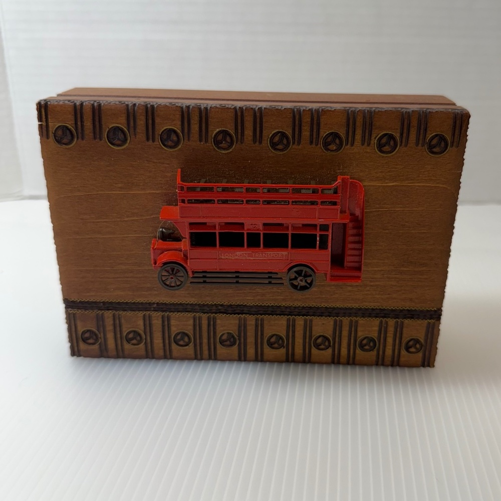 Lesney Matchbox 1982 Yesteryear Y23 1922 BISTO AEC S Type HALF CAST OMNIBUS‎ Box